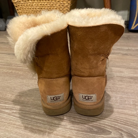 Ugg button boots size 6 - Picture 2 of 4